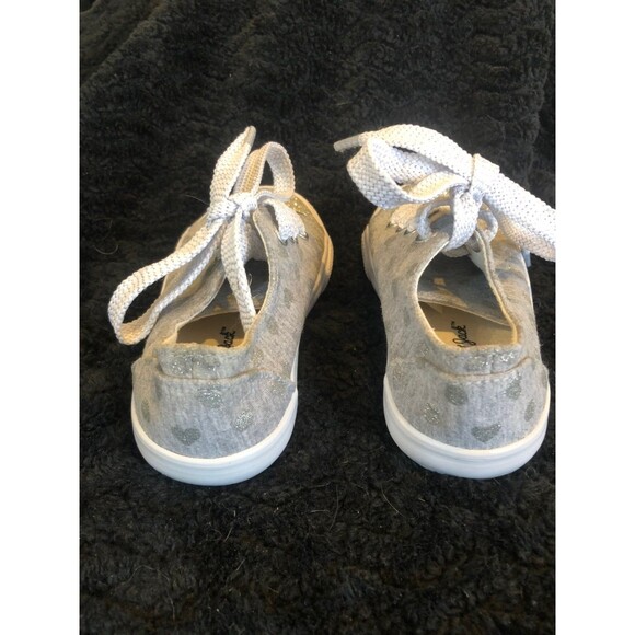 Cat and jack girls size 7 silver heart sneakers shoes - Picture 5 of 7
